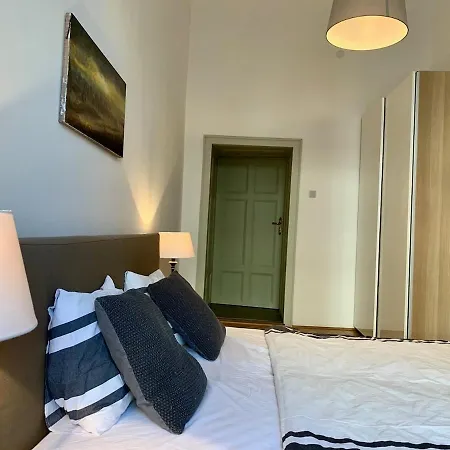 Historic Charm City-center 2 Bedroom Budapest